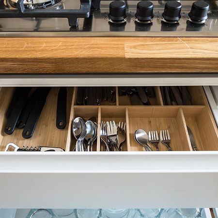 Riesiges Apartment Nahe Kudamm Sehr Schoner Altbau 123M2 Gross 12 Gaste Берлин Экстерьер фото